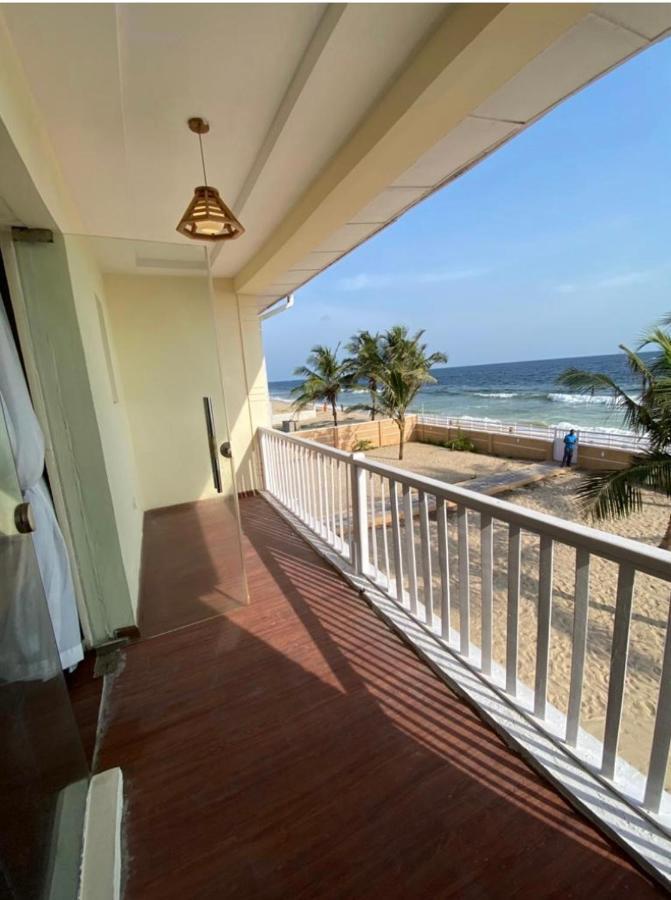 Oceanfront Wavecrest Hotel Лекки Экстерьер фото