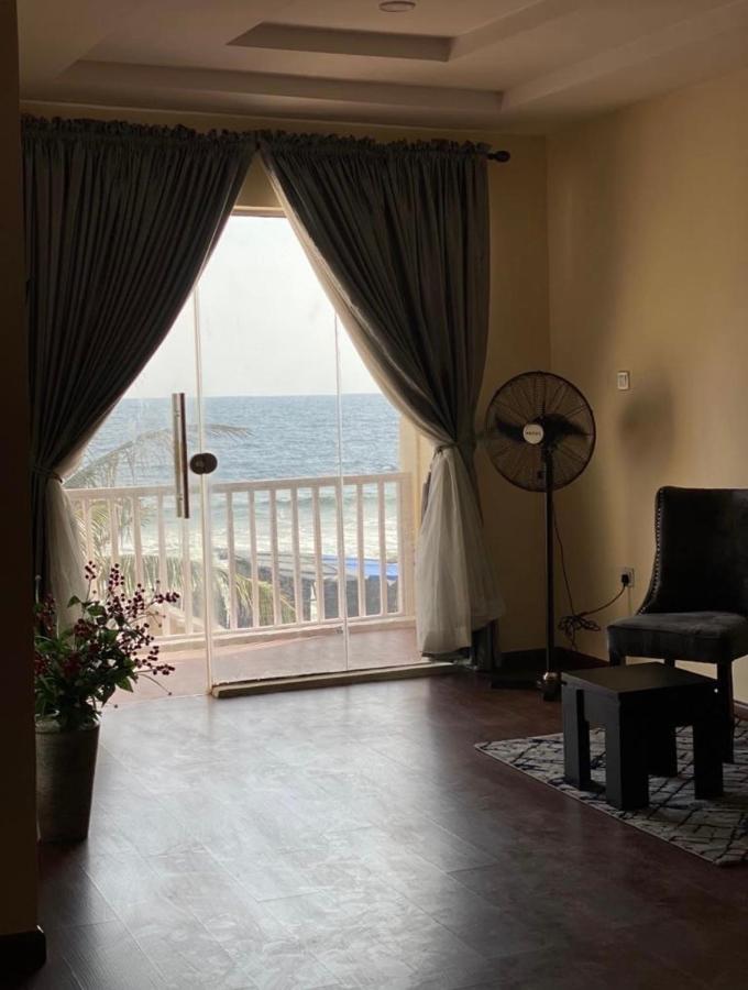 Oceanfront Wavecrest Hotel Лекки Экстерьер фото