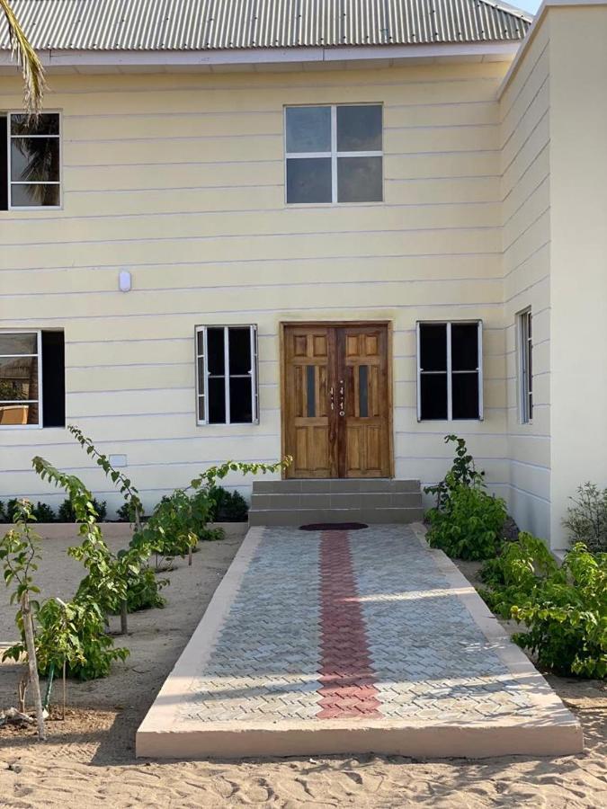 Oceanfront Wavecrest Hotel Лекки Экстерьер фото